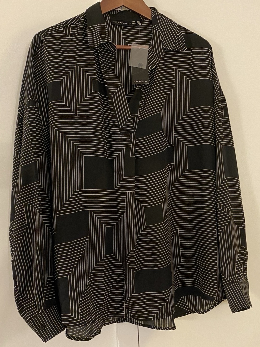 Rafaella Long Sleeve Tile Print Knit Top Black & Gold XL